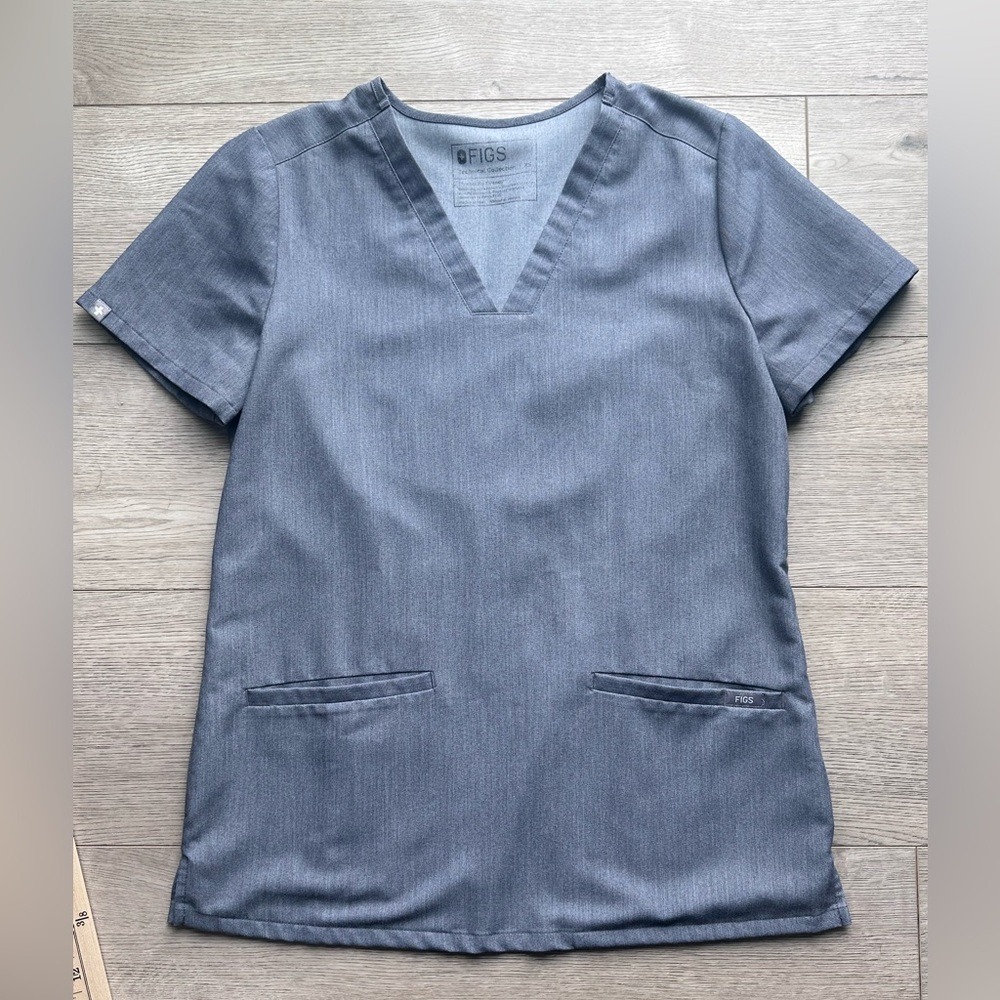 FIGS Gray Scrub Top Women's XS Technical Collection V-Neck